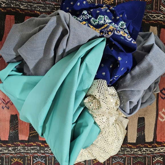 Green fabric is good to make pants, coats, and skirts - Picture 3 of 4